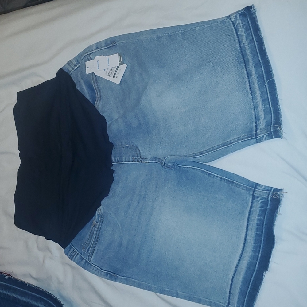 Maternity Bermuda shorts women's size medium